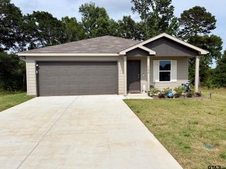 1196 Clover Ct, Chandler, TX 75758