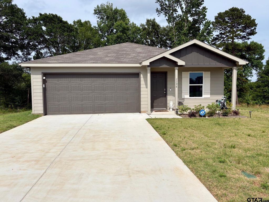1196 Clover Ct, Chandler, TX 75758