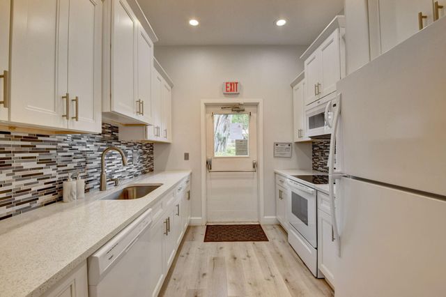 36 Westgate Lane C, Boynton Beach, FL 33436