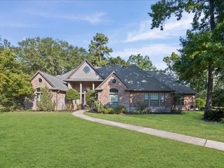 9226 Stratford Place, Tomball, TX 77375