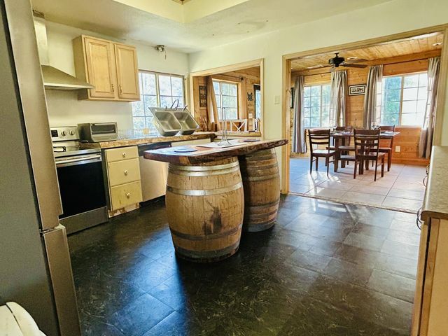 1005 Melody Lane, California Hot Springs, CA 93207