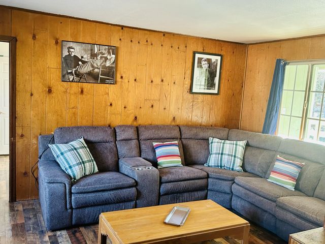 1005 Melody Lane, California Hot Springs, CA 93207