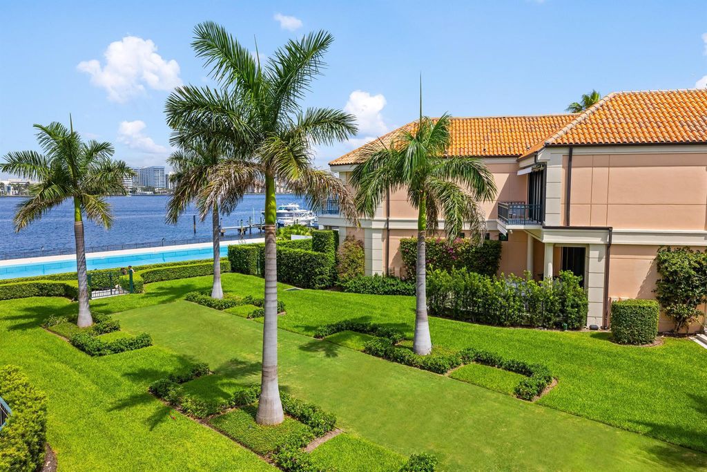 307 Everglade Avenue, Palm Beach, FL 33480