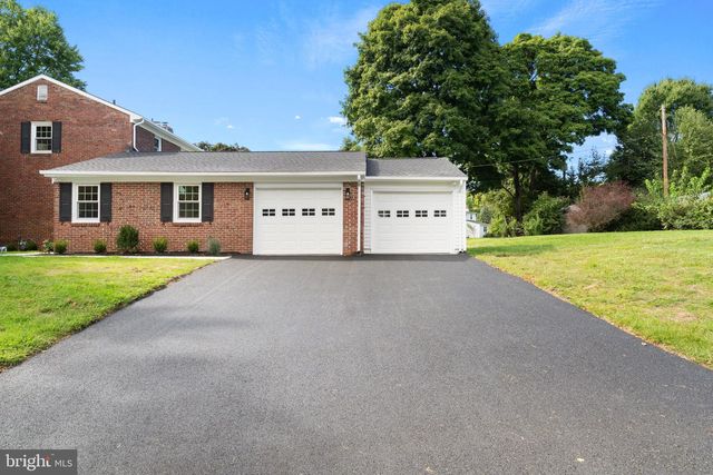 1101 WEBSTER DR, Wilmington, DE 19803