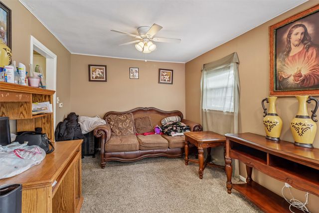 3113 Amherst Street, Des Moines, IA 50313