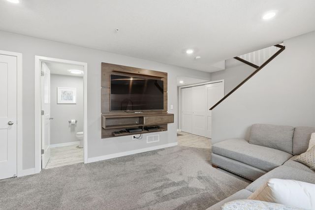 4986 93rd Lane N, Brooklyn Park, MN 55443