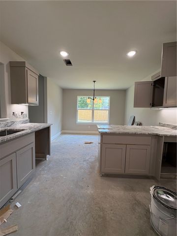 2905 S 2nd Street, Rogers, AR 72758
