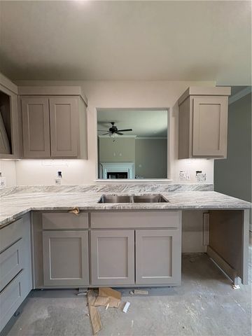 2905 S 2nd Street, Rogers, AR 72758