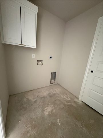 2905 S 2nd Street, Rogers, AR 72758
