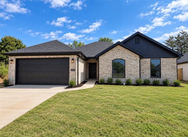 2905 S 2nd Street, Rogers, AR 72758