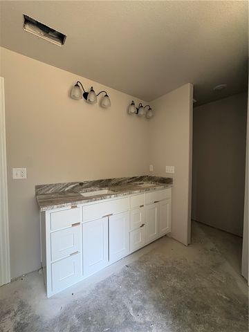 2905 S 2nd Street, Rogers, AR 72758