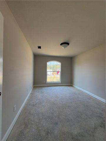 2905 S 2nd Street, Rogers, AR 72758