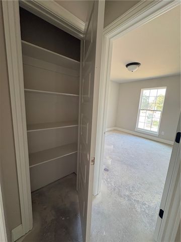 2905 S 2nd Street, Rogers, AR 72758