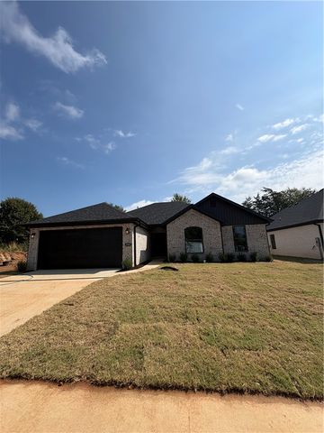 2905 S 2nd Street, Rogers, AR 72758