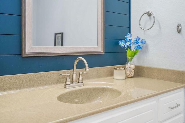 1800 Thornton Street, Leavenworth, KS 66048