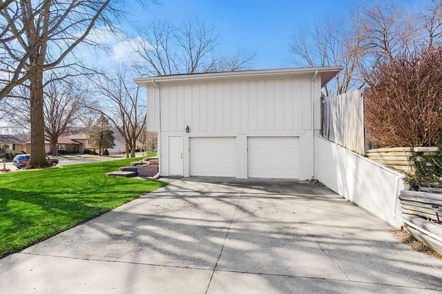 1800 Thornton Street, Leavenworth, KS 66048