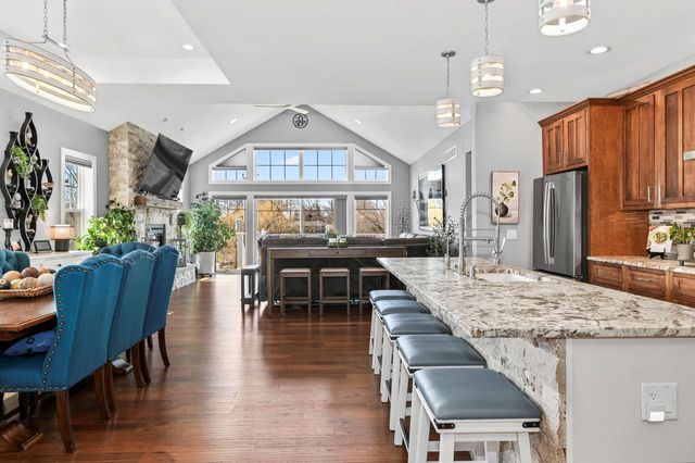 6714 Burma ROAD, Waterford, WI 53185