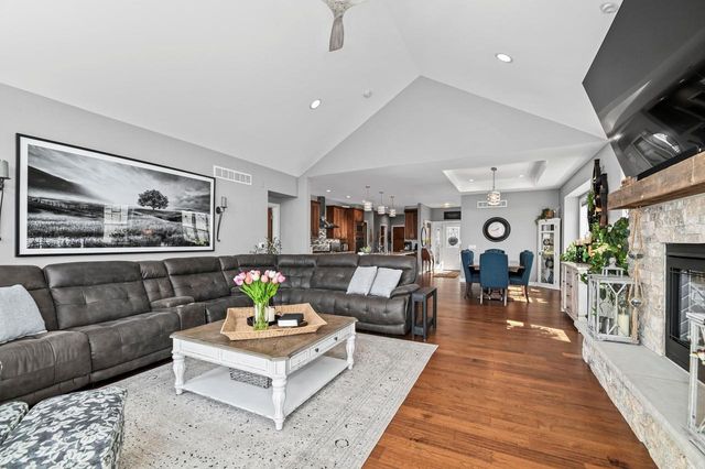 6714 Burma ROAD, Waterford, WI 53185