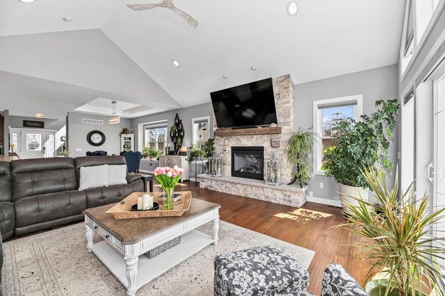 6714 Burma ROAD, Waterford, WI 53185