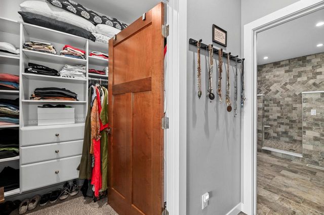 6714 Burma ROAD, Waterford, WI 53185