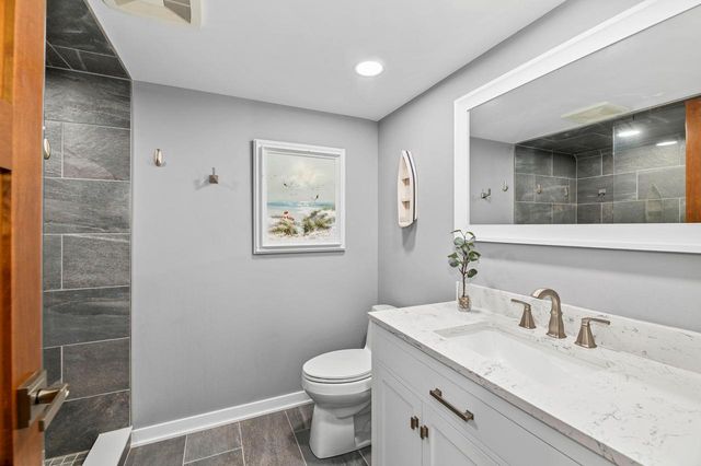 6714 Burma ROAD, Waterford, WI 53185