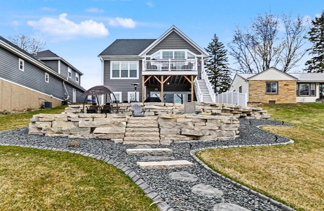 6714 Burma ROAD, Waterford, WI 53185