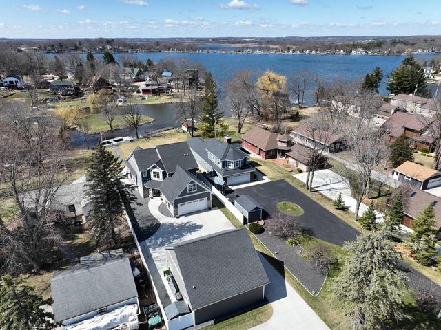 6714 Burma ROAD, Waterford, WI 53185