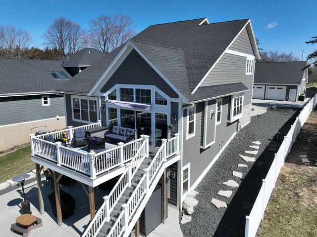 6714 Burma ROAD, Waterford, WI 53185