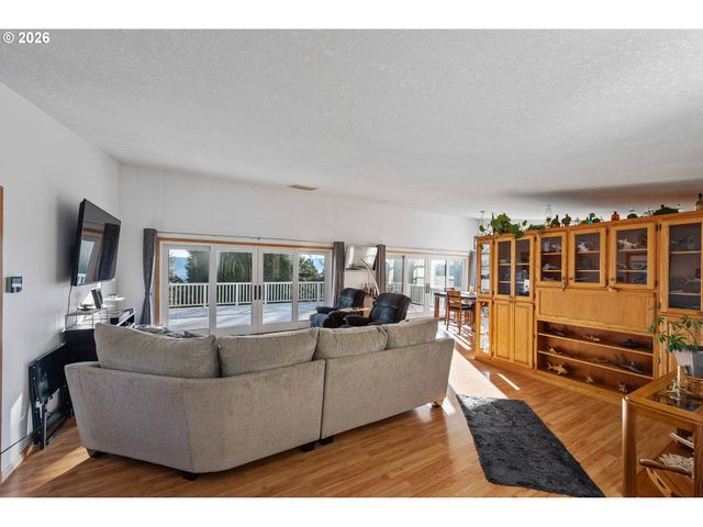 770 18TH Ave, Coos Bay, OR 97420