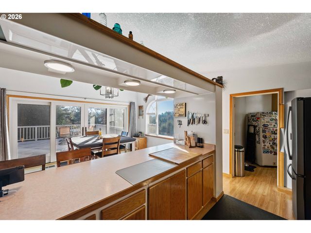 770 18TH Ave, Coos Bay, OR 97420