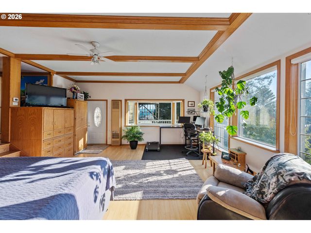 770 18TH Ave, Coos Bay, OR 97420