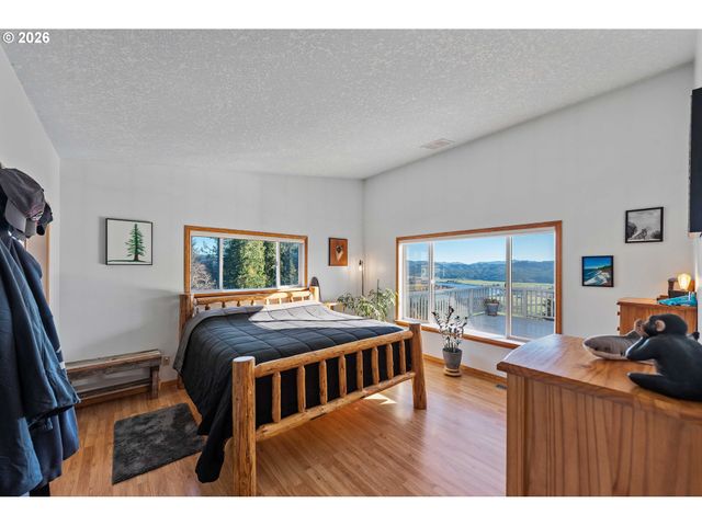 770 18TH Ave, Coos Bay, OR 97420