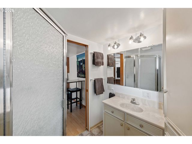 770 18TH Ave, Coos Bay, OR 97420