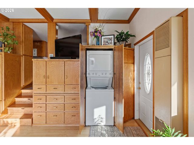 770 18TH Ave, Coos Bay, OR 97420