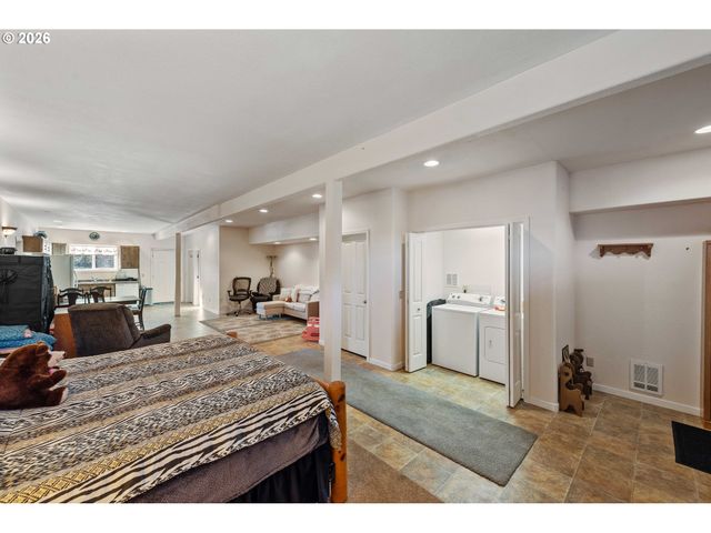 770 18TH Ave, Coos Bay, OR 97420