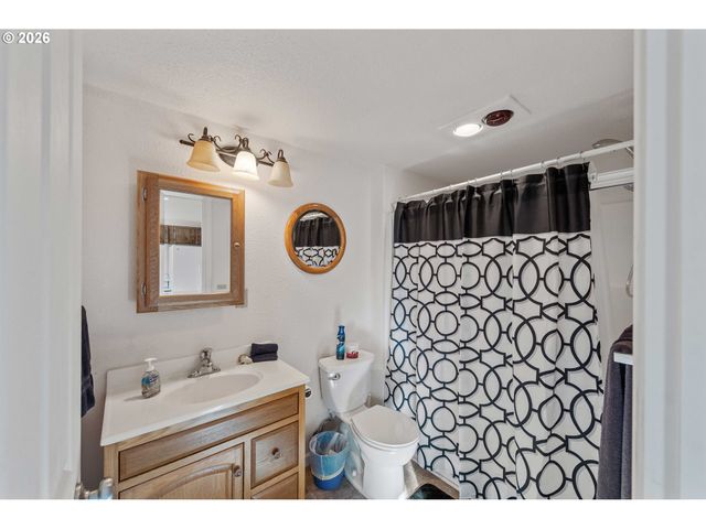 770 18TH Ave, Coos Bay, OR 97420