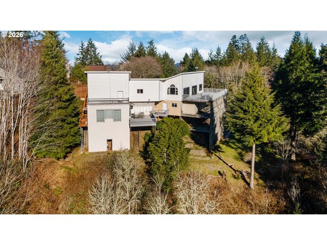 770 18TH Ave, Coos Bay, OR 97420