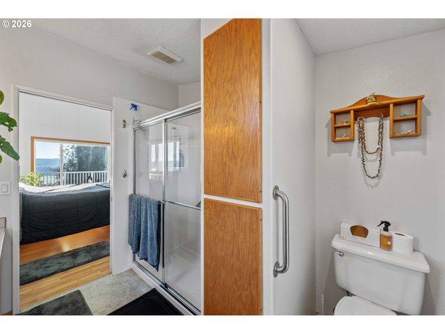 770 18TH Ave, Coos Bay, OR 97420