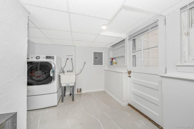 3 Brewster Gate, Massapequa, NY 11758