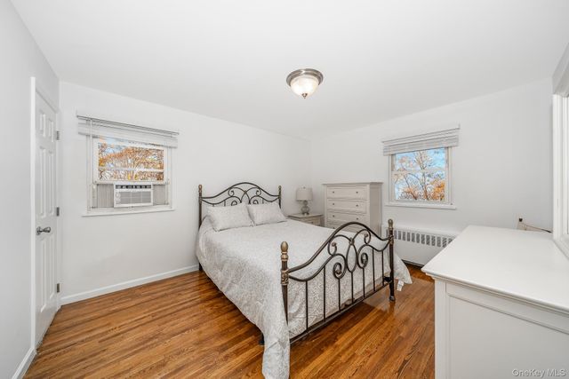 3 Brewster Gate, Massapequa, NY 11758