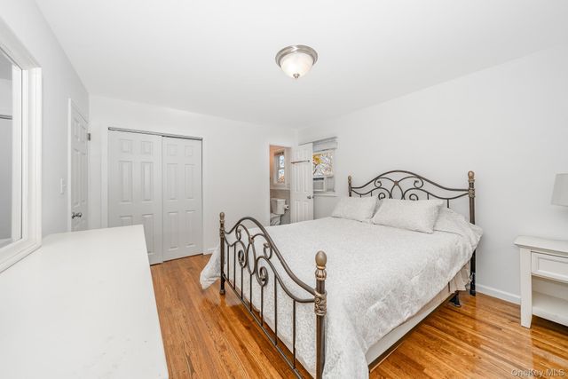 3 Brewster Gate, Massapequa, NY 11758