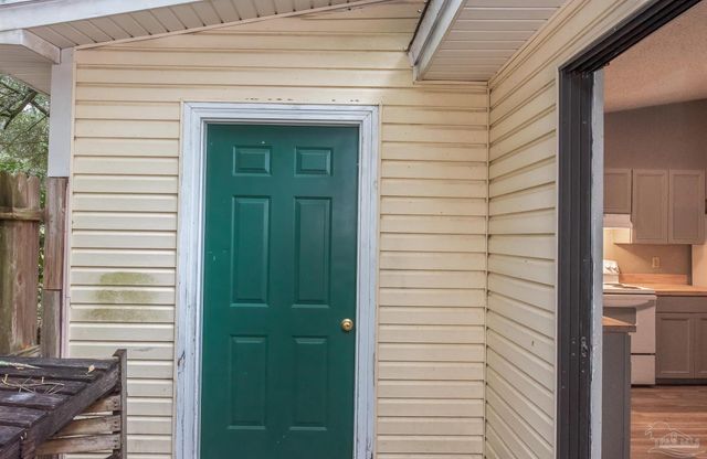 8210 Kipling St A, Pensacola, FL 32514