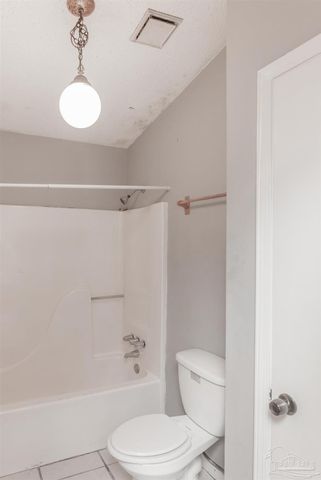 8210 Kipling St A, Pensacola, FL 32514