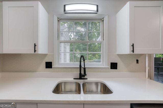 61 Powers Ferry Manor SE, Marietta, GA 30067