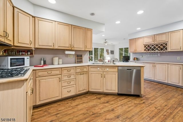 77 Hansell Rd, New Providence Boro, NJ 07974