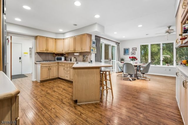 77 Hansell Rd, New Providence Boro, NJ 07974