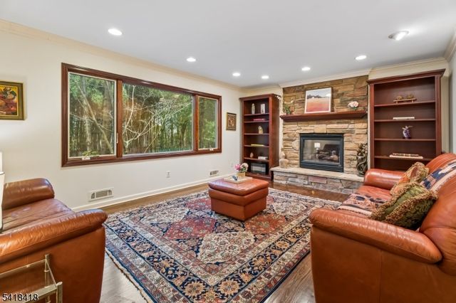 77 Hansell Rd, New Providence Boro, NJ 07974