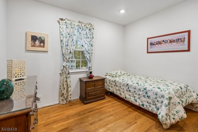 77 Hansell Rd, New Providence Boro, NJ 07974