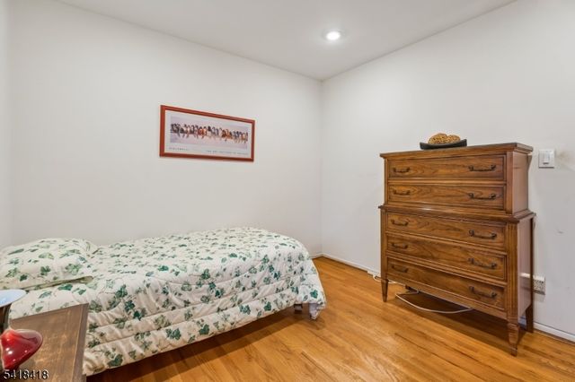 77 Hansell Rd, New Providence Boro, NJ 07974