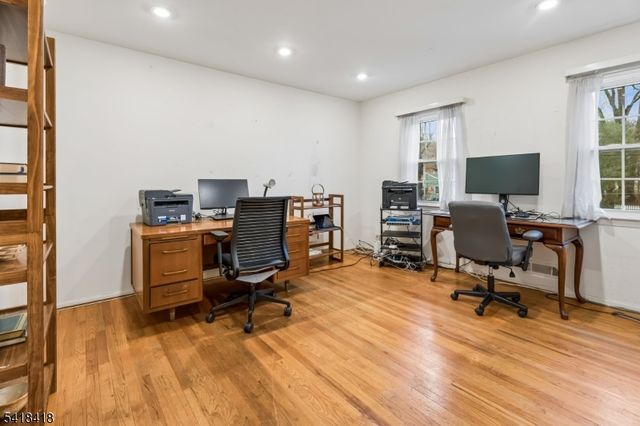 77 Hansell Rd, New Providence Boro, NJ 07974